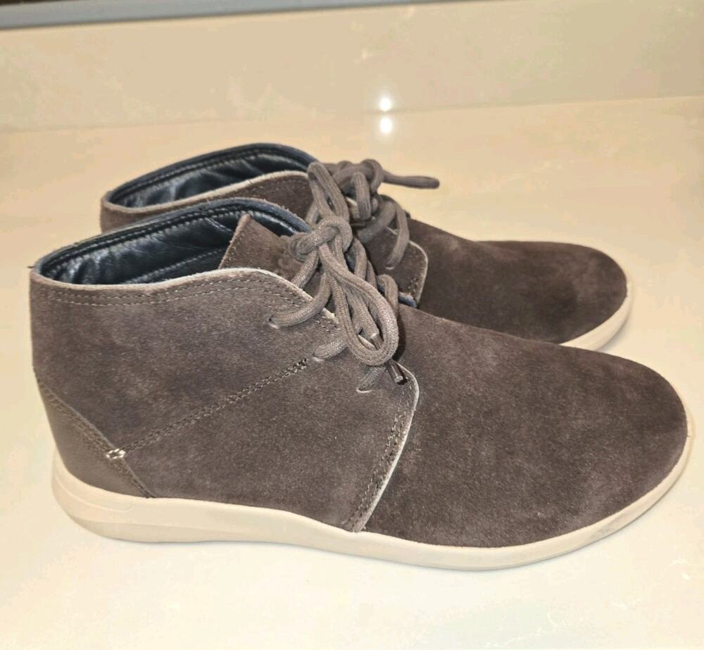 Crocs Kinsale Chukka Boots Mens 9 Dark Brown Suede Lace Up Comfort